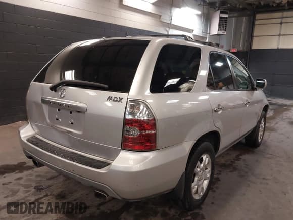 ✅ 2006 Acura MDX Touring • VIN: 2HNYD18886H518010 • Lot: 39356483. Listed on IAAI with 174,810 mi. Free auction sales archive from the USA and detailed vehicle history report at DreamBid. Image 4.