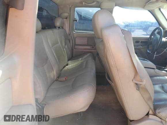 ✅ 2004 Chevrolet Silverado 1500 LS • VIN: 2GCEC19T441317192 • Lot: 86776345. Wystawiony na Copart z przebiegiem 304 216 mil. Bezpłatny archiwum sprzedaży aukcyjnych z USA i szczegółowy raport historii pojazdu na DreamBid. Zdjęcie 10.