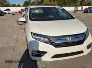 ✅ 2018 Honda Odyssey Touring • VIN: 5FNRL6H88JB027123 • Lot: 85131975. Wystawiony na Copart z przebiegiem 116 711 mil. Bezpłatny archiwum sprzedaży aukcyjnych z USA i szczegółowy raport historii pojazdu na DreamBid. Zdjęcie 14.