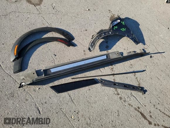 ✅ 2012 MINI Clubman S • VIN: WMWZG3C50CTY38041 • Lot: 91230425. Wystawiony na Copart z przebiegiem 127 859 mil. Bezpłatny archiwum sprzedaży aukcyjnych z USA i szczegółowy raport historii pojazdu na DreamBid. Zdjęcie 12.