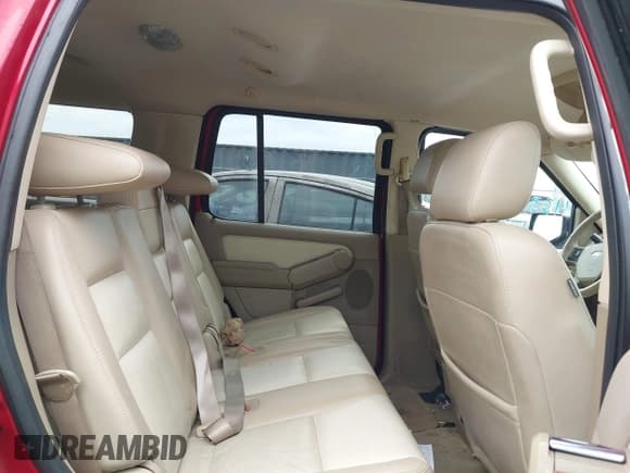 ✅ 2008 Ford Explorer Eddie Bauer • VIN: 1FMEU74E88UB22291 • Lot: 43301851. Wystawiony na IAAI z przebiegiem 247 466 mil. Bezpłatny archiwum sprzedaży aukcyjnych z USA i szczegółowy raport historii pojazdu na DreamBid. Zdjęcie 8.