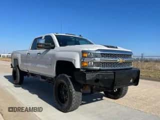 2019 Chevrolet Silverado 3500HD Work Truck с VIN 1GC4KVCYXKF197799, выставлен на аукционе Copart как лот 42862835 с пробегом 251 906 миль миль и Чистый • Clean title. История ставок и продаж доступна на DreamBid. Изображение 1.