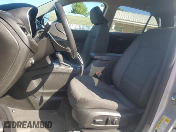 ✅ 2020 Chevrolet Equinox LT • VIN: 2GNAXUEV1L6100672 • Lot: 81429255. Wystawiony na Copart z przebiegiem 129 161 mil. Bezpłatny archiwum sprzedaży aukcyjnych z USA i szczegółowy raport historii pojazdu na DreamBid. Zdjęcie 7.