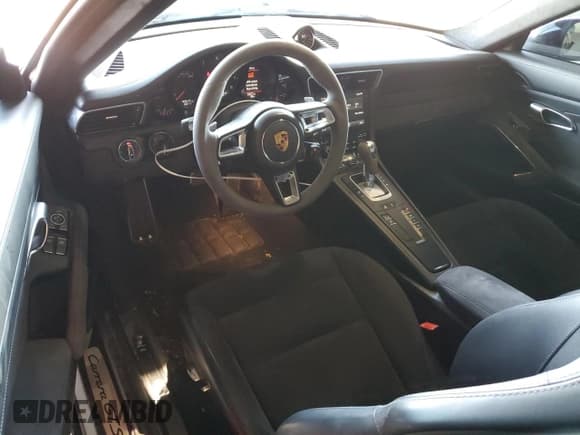 ✅ 2019 Porsche 911 Carrera S • VIN: WP0AB2A96KS114597 • Lot: 57873704. Listed on Copart with 44,417 mi. Free auction sales archive from the USA and detailed vehicle history report at DreamBid. Image 8.