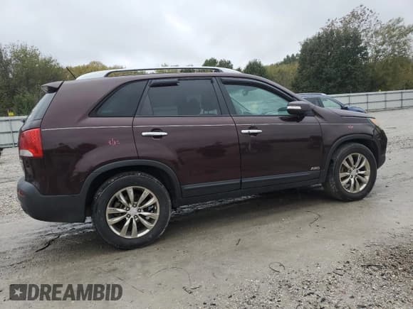 ✅ 2011 Kia Sorento EX • VIN: 5XYKUDA29BG123930 • Lot: 89840245. Wystawiony na Copart z przebiegiem 259 128 mil. Bezpłatny archiwum sprzedaży aukcyjnych z USA i szczegółowy raport historii pojazdu na DreamBid. Zdjęcie 3.