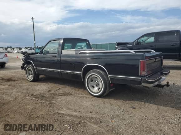 1992 Chevrolet S-10 z VIN 1GCCS14Z7N8112938, wystawiony jako Copart lot #76445374 z przebiegiem 227 147 mil mil oraz Szkoda całkowita • Salvage title. Historia ofert i sprzedaży dostępna na DreamBid. Obrazek 2.