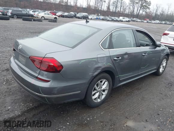 ✅ 2017 Volkswagen Passat S • VIN: 1VWAT7A32HC052329 • Lot: 43782520. Listed on IAAI with 39,003 mi. Free auction sales archive from the USA and detailed vehicle history report at DreamBid. Image 4.