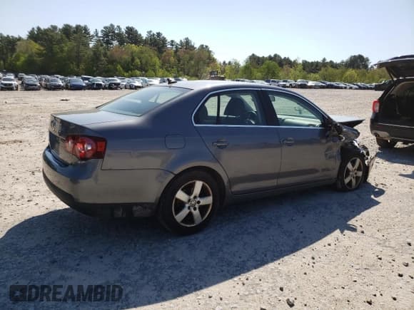 ✅ 2009 Volkswagen Jetta SE • VIN: 3VWRZ71KX9M085572 • Lot: 56634345. Listed on Copart with 184,504 mi. Free auction sales archive from the USA and detailed vehicle history report at DreamBid. Image 3.