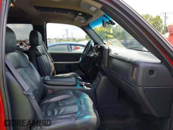 ✅ 2001 Chevrolet Silverado 1500 • VIN: 2GCEK19T611107479 • Лот: 42675246. Опубликован ранее на IAAI с пробегом 194 407 миль. Бесплатный доступ к архиву аукционных продаж из США и подробный отчёт об истории автомобиля на DreamBid. Изображение 5.