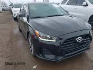 ✅ 2020 Hyundai Veloster 2.0 • VIN: KMHTG6AF7LU022052 • Lot: 41715901. Wystawiony na IAAI z przebiegiem 73 408 mil mil. Skorzystaj z bezpłatnego archiwum sprzedaży aukcyjnych z USA i zobacz szczegółowy raport historii pojazdu na DreamBid. Zdjęcie 1.