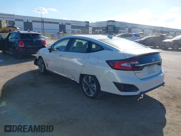 ✅ 2018 Honda Clarity Touring • VIN: JHMZC5F35JC012429 • Lot: 43386636. Wystawiony na IAAI z przebiegiem 77 998 mil. Bezpłatny archiwum sprzedaży aukcyjnych z USA i szczegółowy raport historii pojazdu na DreamBid. Zdjęcie 3.