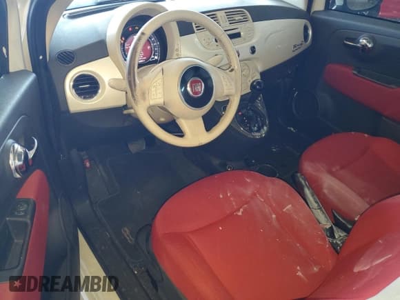 ✅ 2015 FIAT 500 Pop • VIN: 3C3CFFDR2FT501141 • Lot: 70931895. Wystawiony na Copart z przebiegiem 98 690 mil. Bezpłatny archiwum sprzedaży aukcyjnych z USA i szczegółowy raport historii pojazdu na DreamBid. Zdjęcie 8.