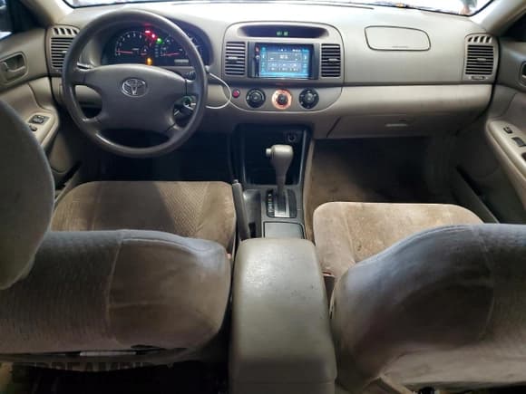 ✅ 2003 Toyota Camry SE • VIN: JTDBE32K830240816 • Lot: 90244385. Listed on Copart with 319,607 mi. Free auction sales archive from the USA and detailed vehicle history report at DreamBid. Image 8.