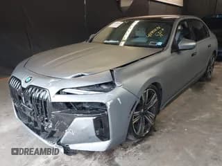 ✅ 2023 BMW 7 Series 760i xDrive • VIN: WBA33EJ09PCM90606 • Лот: 41498342. Опубликован ранее на IAAI с пробегом 36 838 миль. Бесплатный доступ к архиву аукционных продаж из США и подробный отчёт об истории автомобиля на DreamBid. Изображение 2.