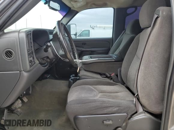 ✅ 2006 Chevrolet Silverado 2500HD LT2 • VIN: 1GCHK23D86F197884 • Lot: 44274085. Wystawiony na Copart z przebiegiem 272 875 mil. Bezpłatny archiwum sprzedaży aukcyjnych z USA i szczegółowy raport historii pojazdu na DreamBid. Zdjęcie 7.