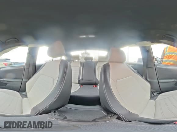 ✅ 2016 Volkswagen Jetta Sport • VIN: 3VWD17AJXGM418858 • Лот: 93844015. Опубликован ранее на Copart с пробегом 69 052 миль. Бесплатный доступ к архиву аукционных продаж из США и подробный отчёт об истории автомобиля на DreamBid. Изображение 14.