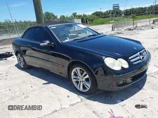✅ 2007 Mercedes-Benz CLK 350 • VIN: WDBTK56F57T081875 • Lot: 42833163. Wystawiony na IAAI z przebiegiem 153 130 mil. Bezpłatny archiwum sprzedaży aukcyjnych z USA i szczegółowy raport historii pojazdu na DreamBid. Zdjęcie 1.