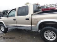 ✅ 2002 Dodge Dakota SLT • VIN: 1B7HG48N22S552578 • Lot: 43618272. Wystawiony na IAAI z przebiegiem 162 459 mil. Bezpłatny archiwum sprzedaży aukcyjnych z USA i szczegółowy raport historii pojazdu na DreamBid. Zdjęcie 15.