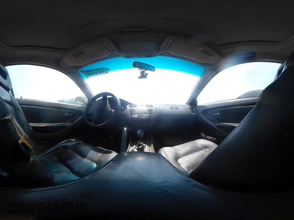 ✅ 2001 Honda Accord EX • VIN: 1HGCG31581A025438 • Lot: 42371624. Wystawiony na IAAI z przebiegiem 267 059 mil. Bezpłatny archiwum sprzedaży aukcyjnych z USA i szczegółowy raport historii pojazdu na DreamBid. Zdjęcie 17.