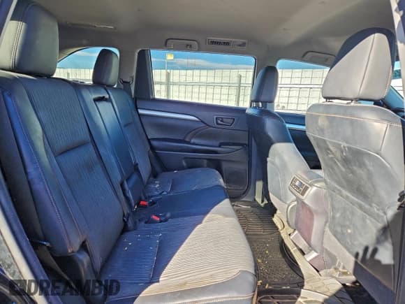 ✅ 2014 Toyota Highlander LE Plus • VIN: 5TDZKRFH6ES016520 • Lot: 94329435. Wystawiony na Copart z przebiegiem 103 252 mil. Bezpłatny archiwum sprzedaży aukcyjnych z USA i szczegółowy raport historii pojazdu na DreamBid. Zdjęcie 11.