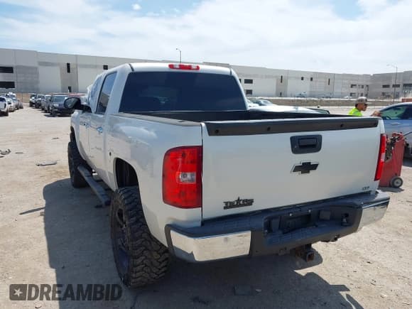 ✅ 2012 Chevrolet Silverado 1500 LTZ • VIN: 3GCPKTE71CG232543 • Lot: 42803535. Wystawiony na IAAI z przebiegiem 154 377 mil. Bezpłatny archiwum sprzedaży aukcyjnych z USA i szczegółowy raport historii pojazdu na DreamBid. Zdjęcie 3.