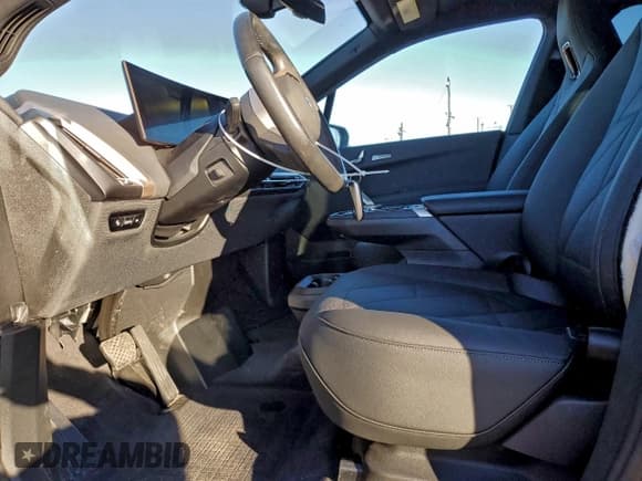 ✅ 2024 BMW iX xDrive50 • VIN: WB523CF04RCN74259 • Lot: 96496275. Wystawiony na Copart z przebiegiem 17 068 mil. Bezpłatny archiwum sprzedaży aukcyjnych z USA i szczegółowy raport historii pojazdu na DreamBid. Zdjęcie 7.