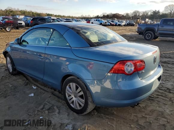✅ 2008 Volkswagen Eos Turbo • VIN: WVWAA71F88V039298 • Lot: 85330954. Wystawiony na Copart z przebiegiem 74 705 mil. Bezpłatny archiwum sprzedaży aukcyjnych z USA i szczegółowy raport historii pojazdu na DreamBid. Zdjęcie 2.