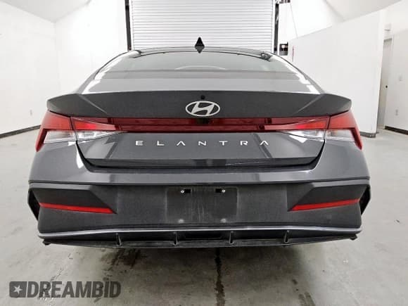 ✅ 2024 Hyundai Elantra SEL • VIN: KMHLM4DG0RU671282 • Lot: 72103885. Wystawiony na Copart z przebiegiem 70 915 mil. Bezpłatny archiwum sprzedaży aukcyjnych z USA i szczegółowy raport historii pojazdu na DreamBid. Zdjęcie 6.