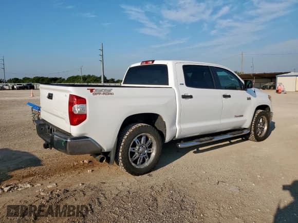 ✅ 2017 Toyota Tundra SR5 • VIN: 5TFDW5F17HX616259 • Lot: 69731325. Listed on Copart with 87,274 mi. Free auction sales archive from the USA and detailed vehicle history report at DreamBid. Image 3.