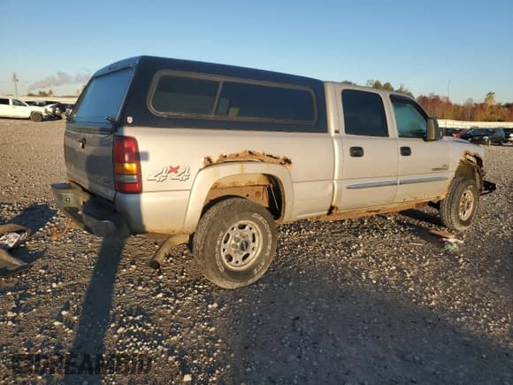 ✅ 2004 GMC Sierra 2500HD SLT • VIN: 1GTHK23104F126388 • Lot: 87218725. Wystawiony na Copart z przebiegiem 193 720 mil. Bezpłatny archiwum sprzedaży aukcyjnych z USA i szczegółowy raport historii pojazdu na DreamBid. Zdjęcie 3.