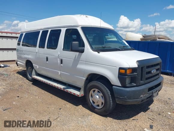 ✅ 2012 Ford Econoline Cargo Commercial • VIN: 1FTNS2EW8CDA92514 • Lot: 42455632. Wystawiony na IAAI z przebiegiem 280 019 mil. Bezpłatny archiwum sprzedaży aukcyjnych z USA i szczegółowy raport historii pojazdu na DreamBid. Zdjęcie 1.