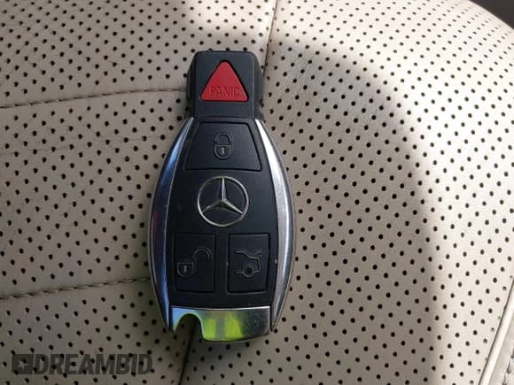 ✅ 2015 Mercedes-Benz S 550 • VIN: WDDUG8FBXFA117100 • Lot: 42592430. Wystawiony na IAAI z przebiegiem 111 469 mil. Bezpłatny archiwum sprzedaży aukcyjnych z USA i szczegółowy raport historii pojazdu na DreamBid. Zdjęcie 11.