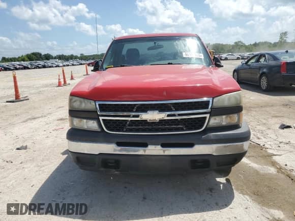 2006 Chevrolet Silverado 1500 Work Truck z VIN 3GCEC14X56G233970, wystawiony jako Copart lot #66140905 z przebiegiem 110 086 mil mil oraz Czysty tytuł • Clean title. Historia ofert i sprzedaży dostępna na DreamBid. Obrazek 5.