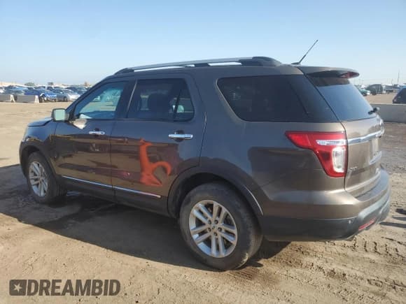 ✅ 2015 Ford Explorer XLT • VIN: 1FM5K8D83FGC49872 • Lot: 60124155. Wystawiony na Copart z przebiegiem 140 509 mil. Bezpłatny archiwum sprzedaży aukcyjnych z USA i szczegółowy raport historii pojazdu na DreamBid. Zdjęcie 2.