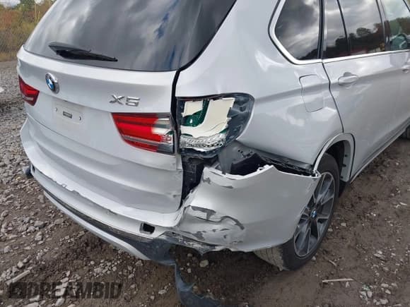 ✅ 2017 BMW X5 xDrive35i • VIN: 5UXKR0C58H0V50062 • Lot: 43511489. Listed on IAAI with 78,105 mi. Free auction sales archive from the USA and detailed vehicle history report at DreamBid. Image 6.