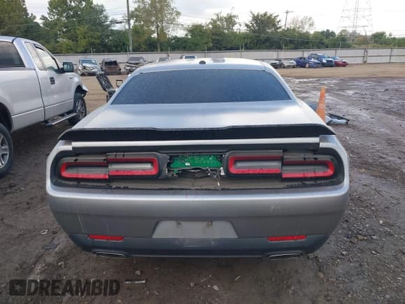 ✅ 2017 Dodge Challenger SXT • VIN: 2C3CDZAG1HH550336 • Lot: 43372442. Wystawiony na IAAI z przebiegiem 152 098 mil. Bezpłatny archiwum sprzedaży aukcyjnych z USA i szczegółowy raport historii pojazdu na DreamBid. Zdjęcie 17.