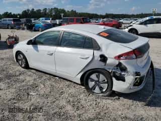 2020 Hyundai Ioniq Blue с VIN KMHC65LC9LU235178, выставлен на аукционе Copart как лот 73773994 с пробегом 94 117 миль миль и Списание • Salvage title. История ставок и продаж доступна на DreamBid. Изображение 2.