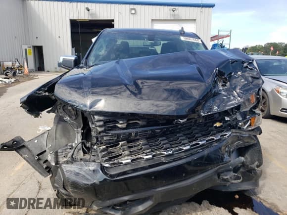 ✅ 2021 Chevrolet Silverado 1500 Custom • VIN: 1GCPYBEK4MZ397436 • Lot: 68661604. Wystawiony na Copart z przebiegiem 34 558 mil. Bezpłatny archiwum sprzedaży aukcyjnych z USA i szczegółowy raport historii pojazdu na DreamBid. Zdjęcie 5.