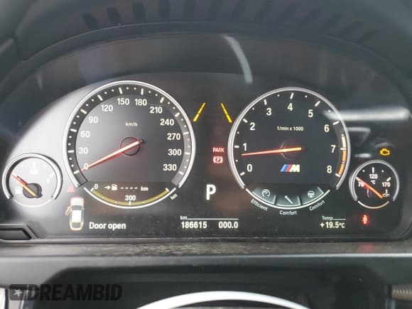 ✅ 2015 BMW X6 M • VIN: 5YMKW8C57F0G93570 • Лот: 80947595. Опубликован ранее на Copart с пробегом 186 615 миль. Бесплатный доступ к архиву аукционных продаж из США и подробный отчёт об истории автомобиля на DreamBid. Изображение 9.