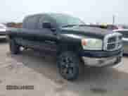 2008 Dodge 1500 SXT z VIN 3D7KS19D48G147322, wystawiony jako IAAI lot #41777840 z przebiegiem 240 327 mil mil oraz . Historia ofert i sprzedaży dostępna na DreamBid. Obrazek 1.