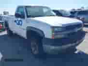 2004 Chevrolet Silverado 2500 z VIN 1GBHC24U64E349020, wystawiony jako IAAI lot #41840530 z przebiegiem 341 184 mil mil oraz . Historia ofert i sprzedaży dostępna na DreamBid. Obrazek 1.