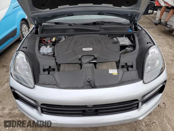 ✅ 2022 Porsche Cayenne • VIN: WP1BA2AY5NDA47187 • Lot: 80559273. Wystawiony na Copart z przebiegiem 18 572 mil. Bezpłatny archiwum sprzedaży aukcyjnych z USA i szczegółowy raport historii pojazdu na DreamBid. Zdjęcie 12.