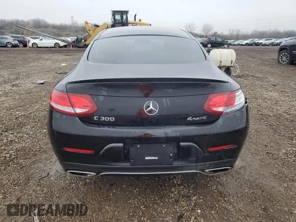 ✅ 2017 Mercedes-Benz C 300 • VIN: WDDWJ4KBXHF445664 • Lot: 93423565. Wystawiony na Copart z przebiegiem 50 632 mil. Bezpłatny archiwum sprzedaży aukcyjnych z USA i szczegółowy raport historii pojazdu na DreamBid. Zdjęcie 6.