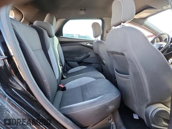 ✅ 2016 Ford Focus ST • VIN: 1FADP3L94GL347595 • Lot: 82229695. Wystawiony na Copart z przebiegiem 114 991 mil. Bezpłatny archiwum sprzedaży aukcyjnych z USA i szczegółowy raport historii pojazdu na DreamBid. Zdjęcie 10.