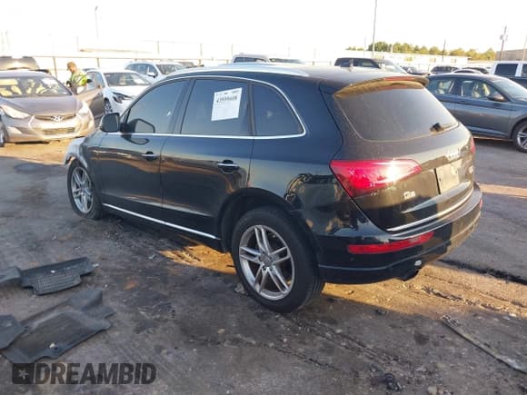 ✅ 2017 Audi Q5 Premium Plus • VIN: WA1L2AFP9HA081145 • Lot: 43599608. Wystawiony na IAAI z przebiegiem Nie podano. Bezpłatny archiwum sprzedaży aukcyjnych z USA i szczegółowy raport historii pojazdu na DreamBid. Zdjęcie 3.