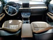 ✅ 2022 Lincoln Corsair Reserve • VIN: 5LMCJ2C96NUL01672 • Lot: 67684255. Wystawiony na Copart z przebiegiem 72 197 mil. Bezpłatny archiwum sprzedaży aukcyjnych z USA i szczegółowy raport historii pojazdu na DreamBid. Zdjęcie 8.