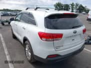 ✅ 2017 Kia Sorento LX • VIN: 5XYPGDA50HG221552 • Lot: 43009513. Wystawiony na IAAI z przebiegiem 75 358 mil. Bezpłatny archiwum sprzedaży aukcyjnych z USA i szczegółowy raport historii pojazdu na DreamBid. Zdjęcie 3.