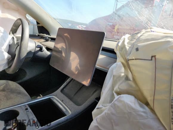 ✅ 2023 Tesla Model Y Long Range • VIN: 7SAYGDEE3PA103726 • Лот: 90580685. Опубликован ранее на Copart с пробегом Не указан. Бесплатный доступ к архиву аукционных продаж из США и подробный отчёт об истории автомобиля на DreamBid. Изображение 9.