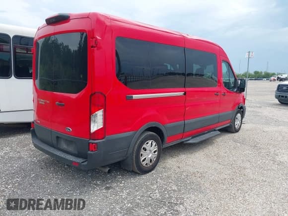 ✅ 2023 Ford Transit Passenger XL • VIN: 1FBAX2CG8PKB58769 • Lot: 42623883. Listed on IAAI with 21,778 mi. Free auction sales archive from the USA and detailed vehicle history report at DreamBid. Image 4.