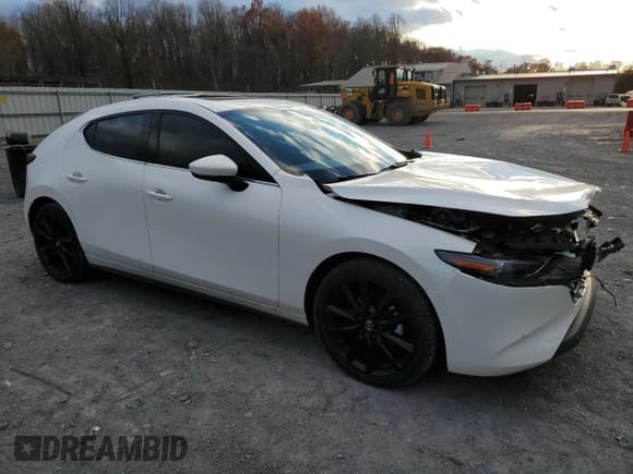 ✅ 2024 Mazda 3 S Premium • VIN: JM1BPAMM8R1718877 • Lot: 92409855. Listed on Copart with 17,518 mi. Free auction sales archive from the USA and detailed vehicle history report at DreamBid. Image 4.